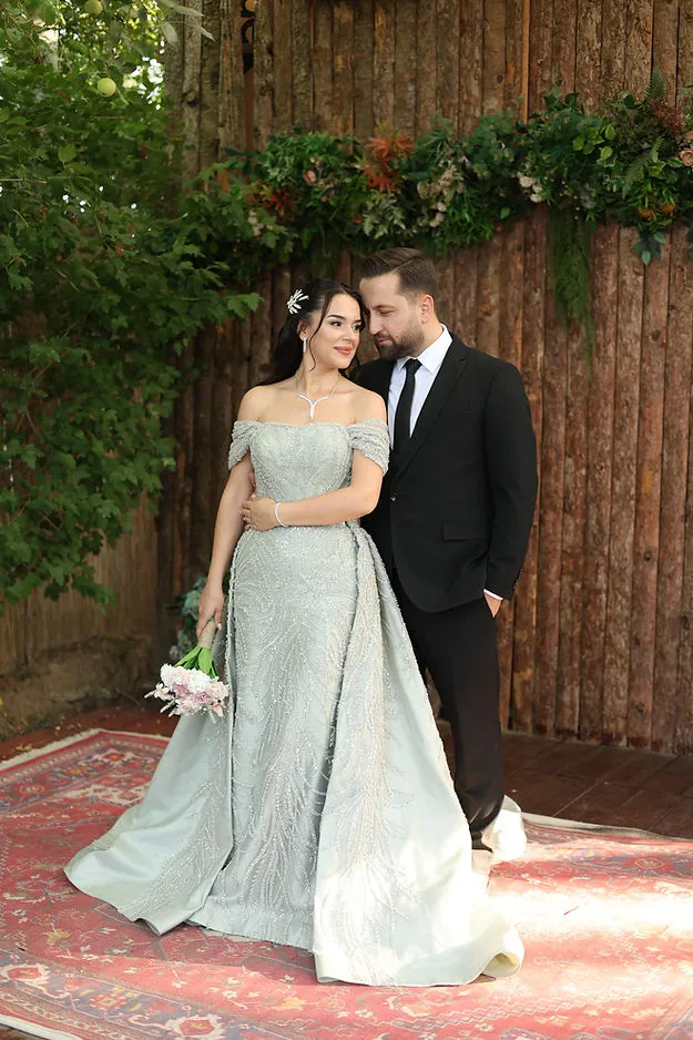 501 Model Su Yeşili Nişanlık Elbisesi